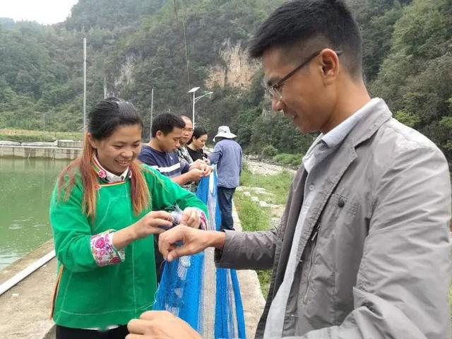 都匀驻村第一书记潘兴武 让贫穷的水族村寨变靓了-搜狐大视野-搜狐新闻