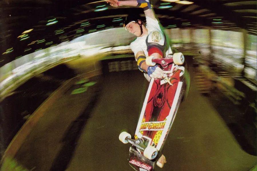 写过上百封「情书」给滑板的传奇滑手 jeff grosso