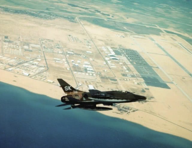 美国f100超佩刀战斗机之二