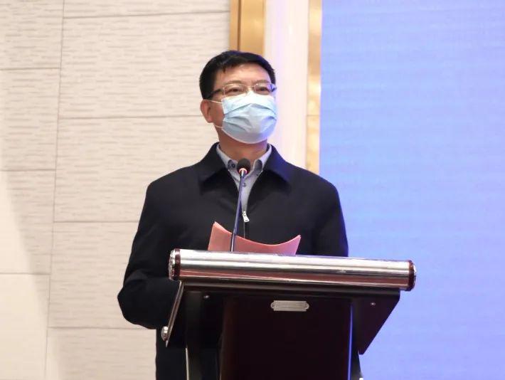 区委书记曾晟在"政银企"对接会上致辞