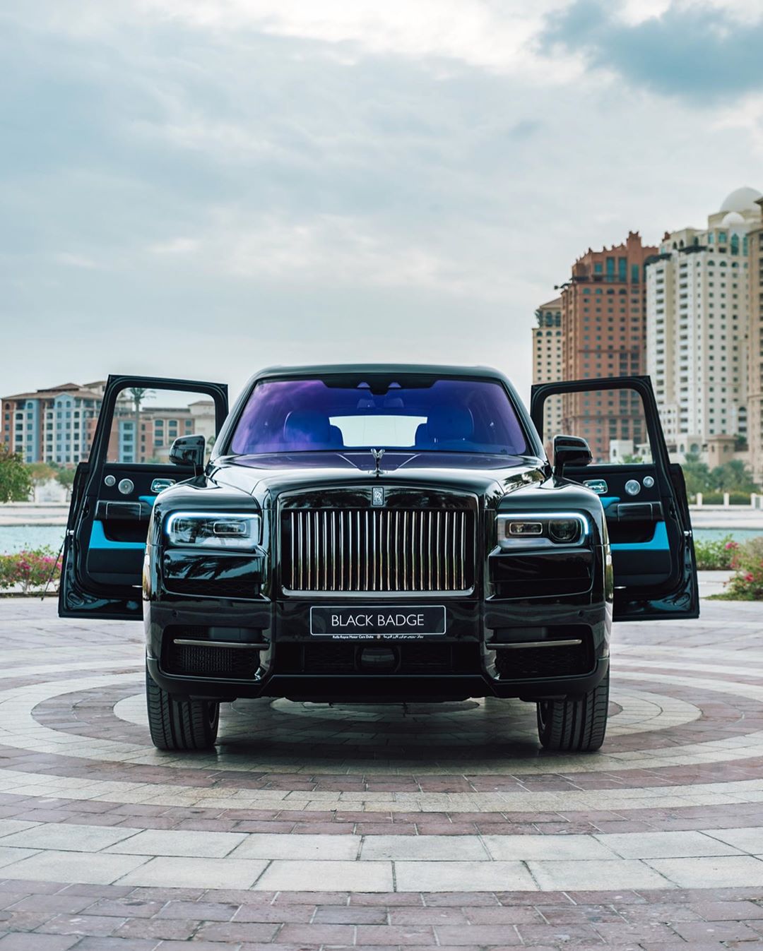 顶级奢华的代表劳斯莱斯库里南blackbadge