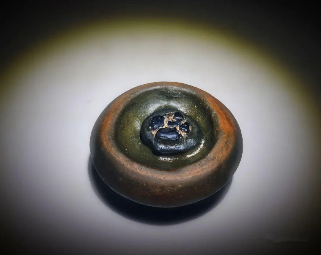 收藏:龚磊石种:海洋玉髓规格:5cm×5cm题名【青睐】收藏:雨竹清风石