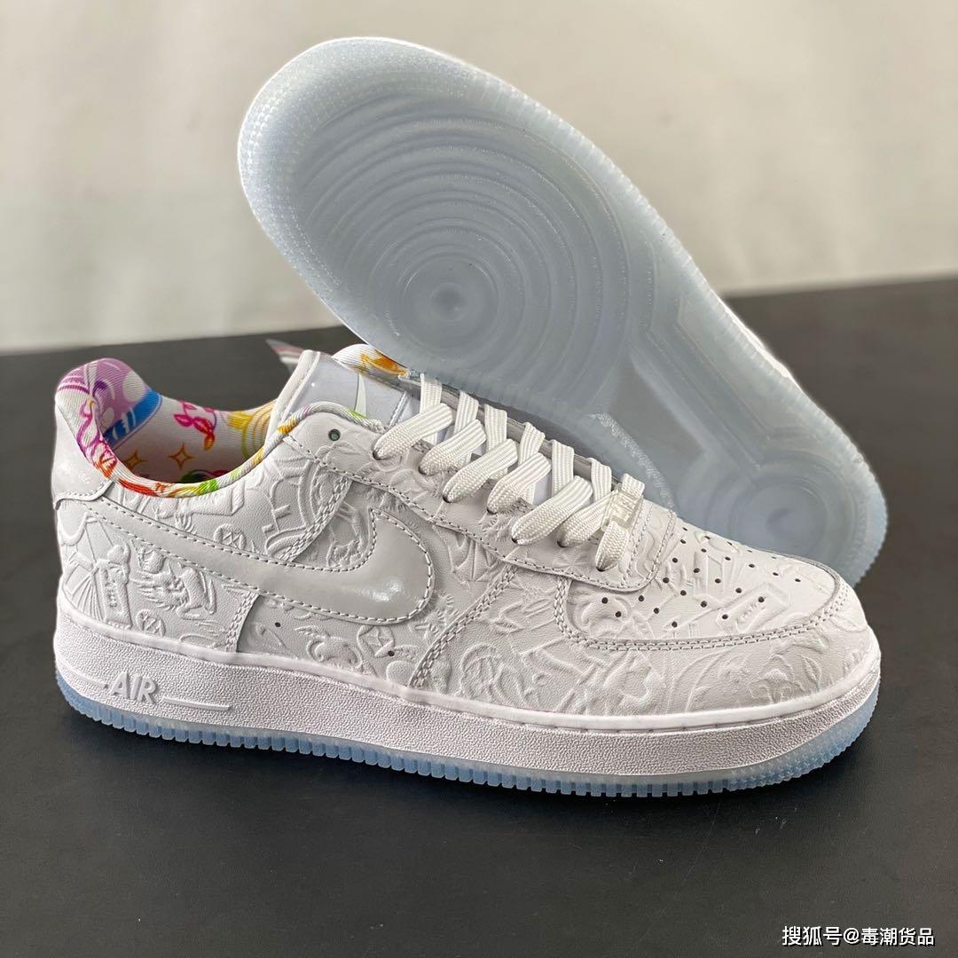 富含中国元素的潮鞋数不胜数今年的af1剪纸颇受欢迎