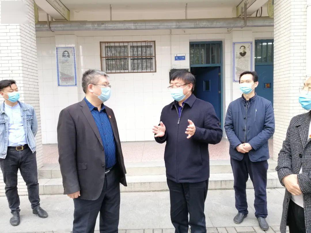 洛阳市教育局党组成员副局长贾长河到东升二中检查2020年普通高招艺术