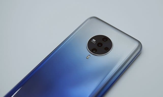 8ghz),gpu为mali g76 mp5,安兔兔跑分在31万左右.