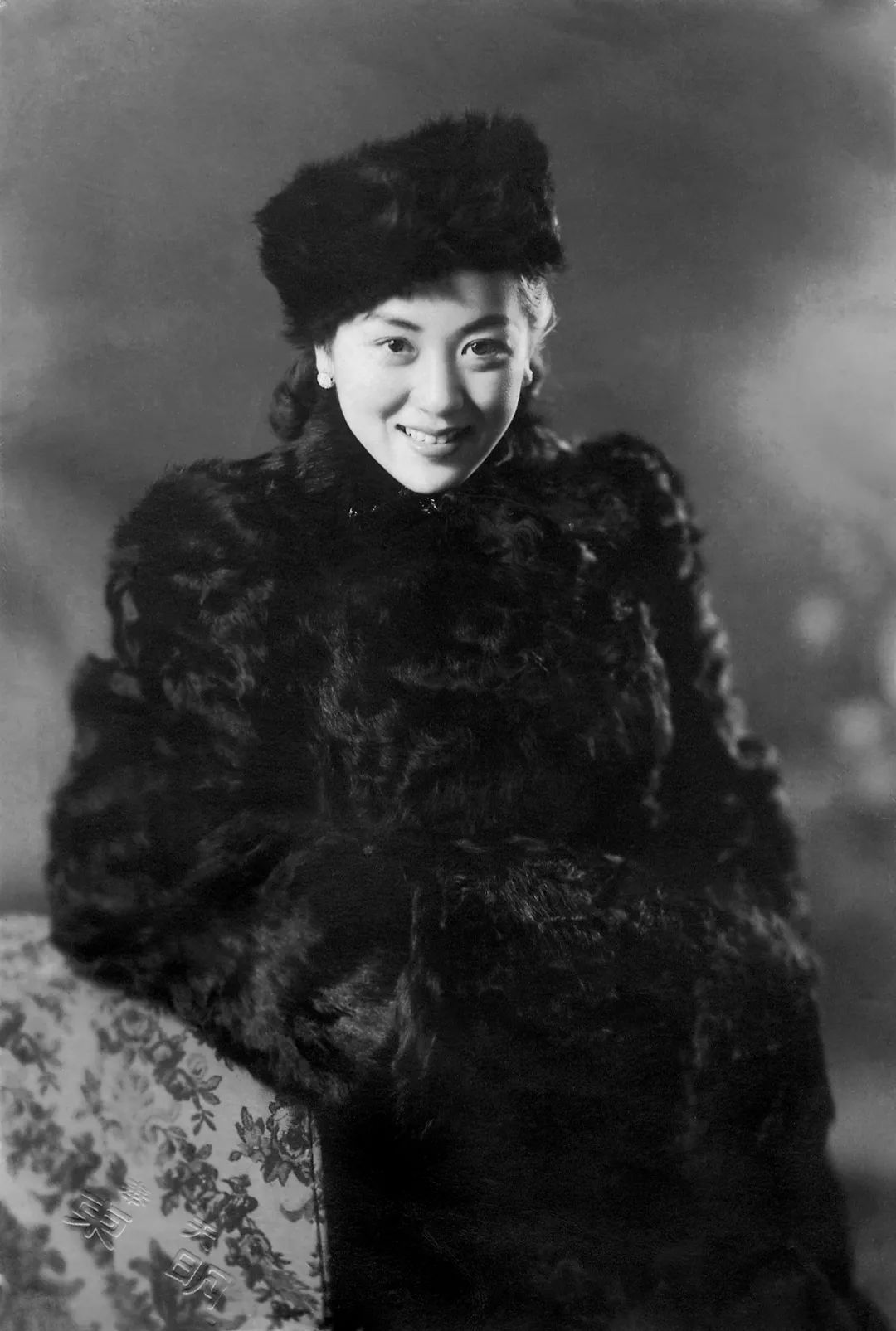 《一江春水向东流》里聪明世故,张爱玲《太太万岁》中妖娆的交际花