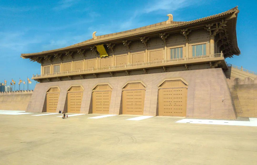 是穿越到了兴庆宫中最为辉煌壮丽的建筑群拥有唐长安城三大内太极宫