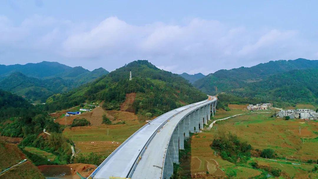 河池至都安高速公路图片