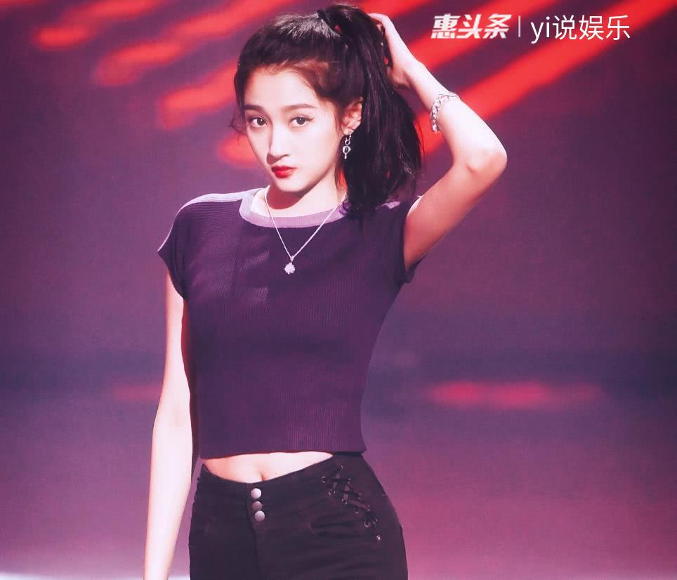 《王牌》中关晓彤秀了一段舞蹈,网友:女团选秀可以直接出道了