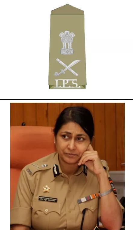 原创印度警察硬核防疫不听话就打屁股他们的警服警衔很亮眼