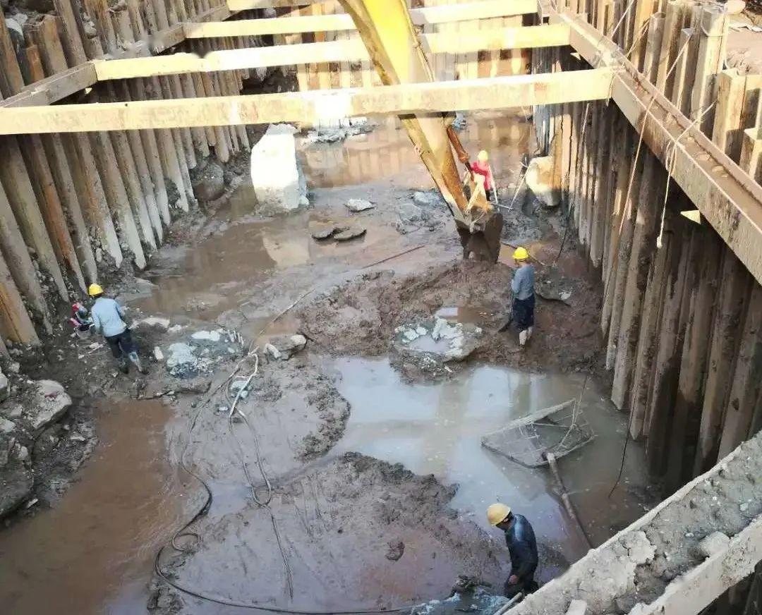 1号河道桩基托梁已浇筑一个,绑扎成品一个,预计(4月4日)浇筑完成;第二