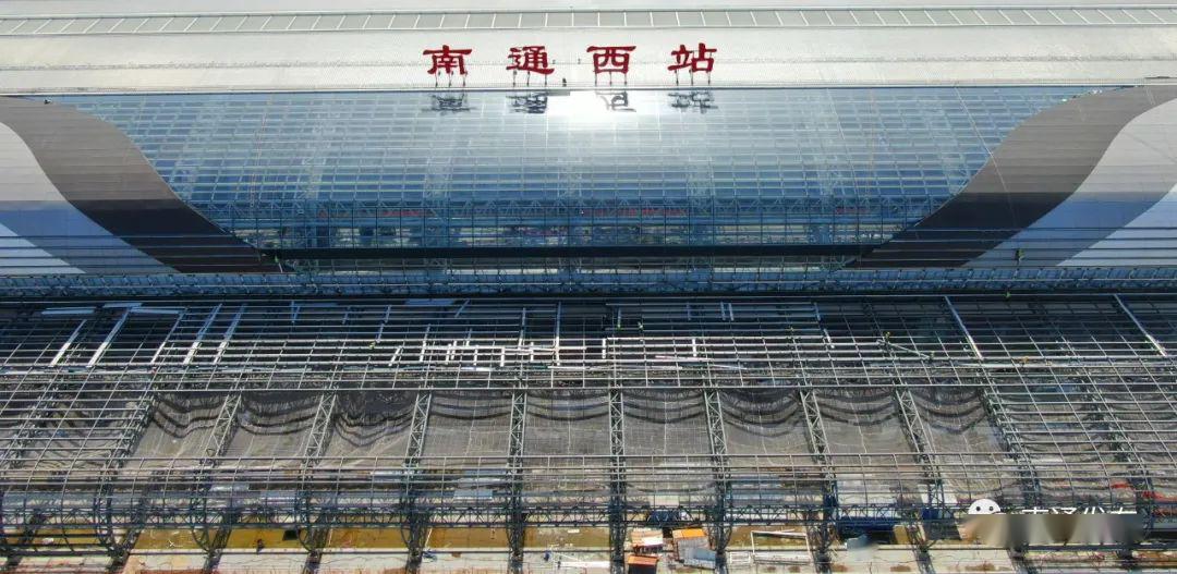 航拍沪通铁路南通西站