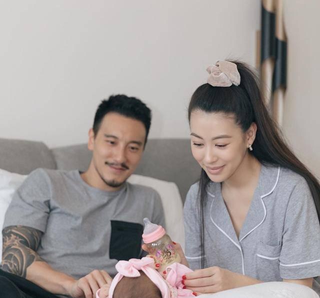 最近王阳明在社交平台上分享了自己三个月大儿子的照片,还附上了一家