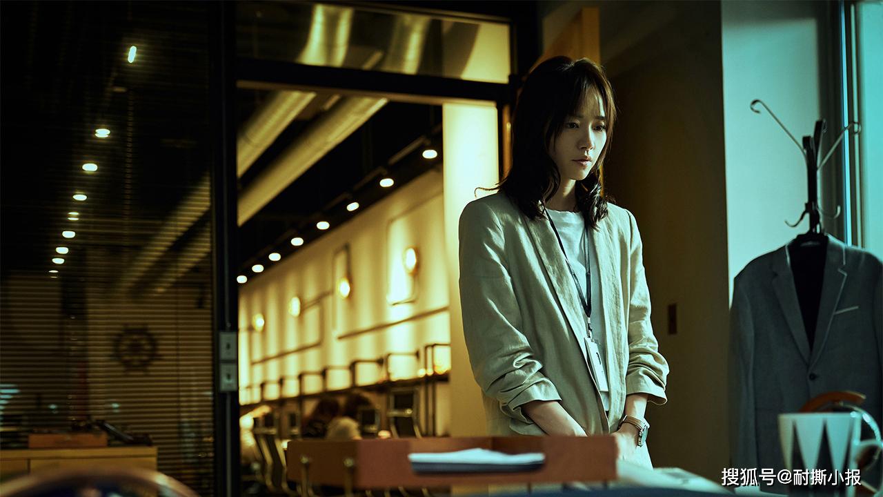 《看不见的枕边人》悬疑基调到位,整理几处观点与逻辑_电影