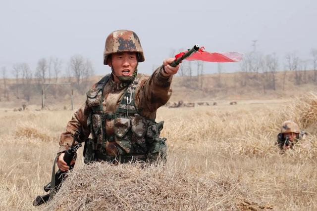 模范尖刀连做永不卷刃的尖刀