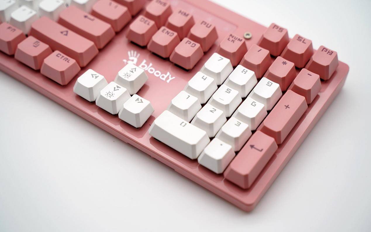动静两相宜,血手幽灵bloody b770樱花粉体验_键盘