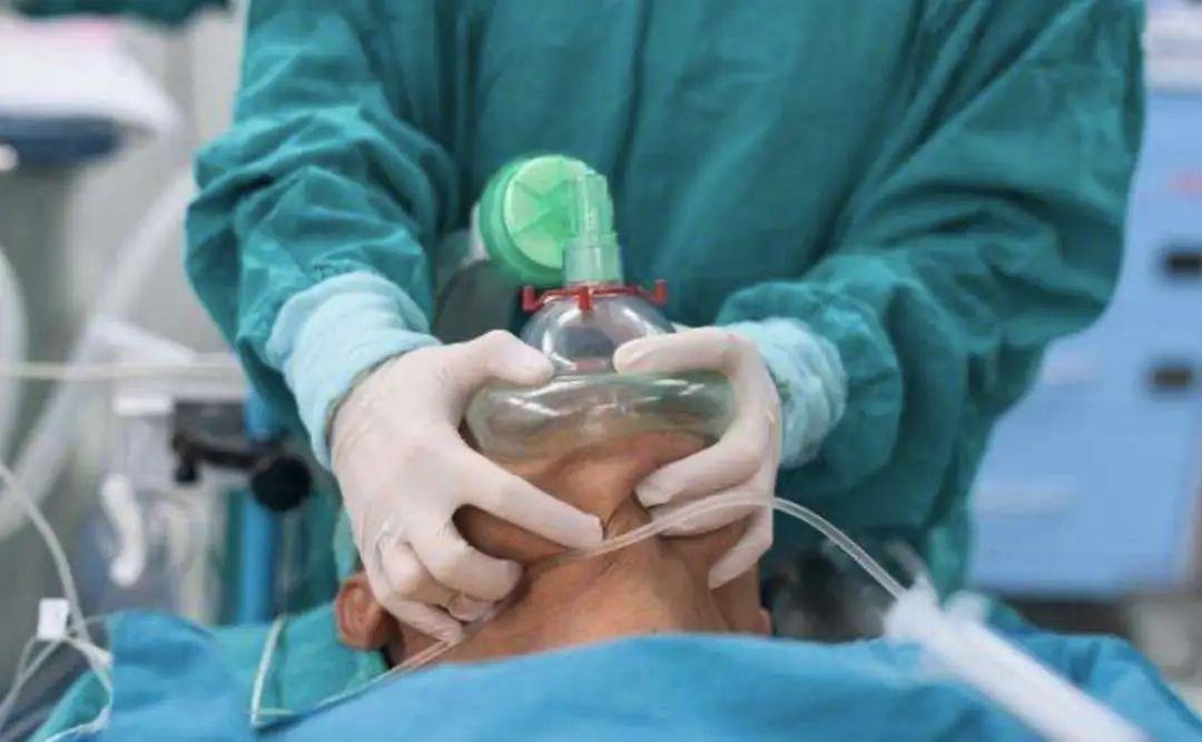 气管插管病人吸氧图片图片