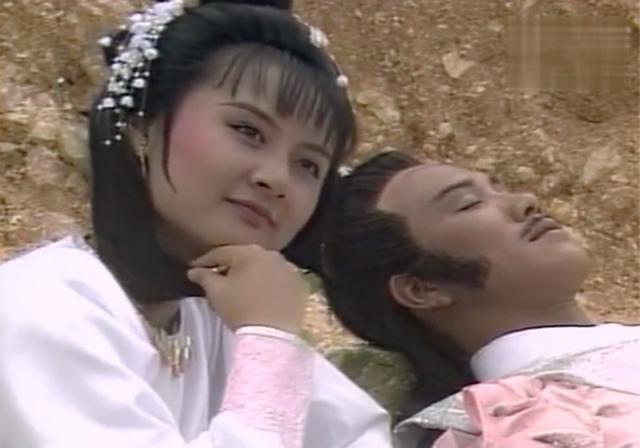 《凤舞九天》忘年恋:薛冰与流云居士的爱情_陆小凤