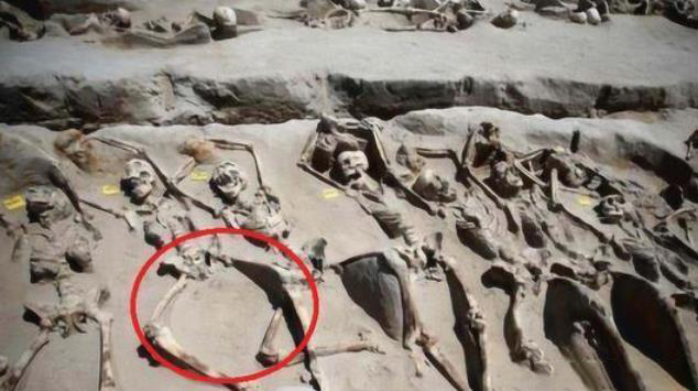 原创两千年前的古墓中女尸姿势怪异原因让人落泪
