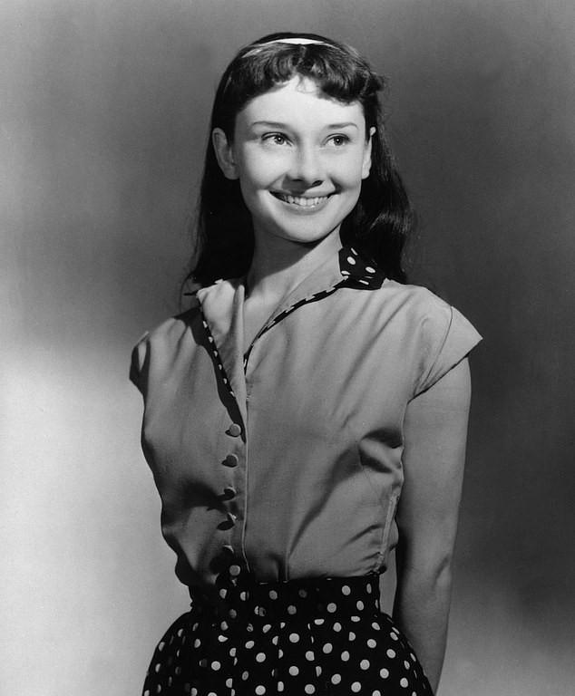 "安妮公主"奥黛丽·赫本,她的12张美照,惊艳了一个世纪