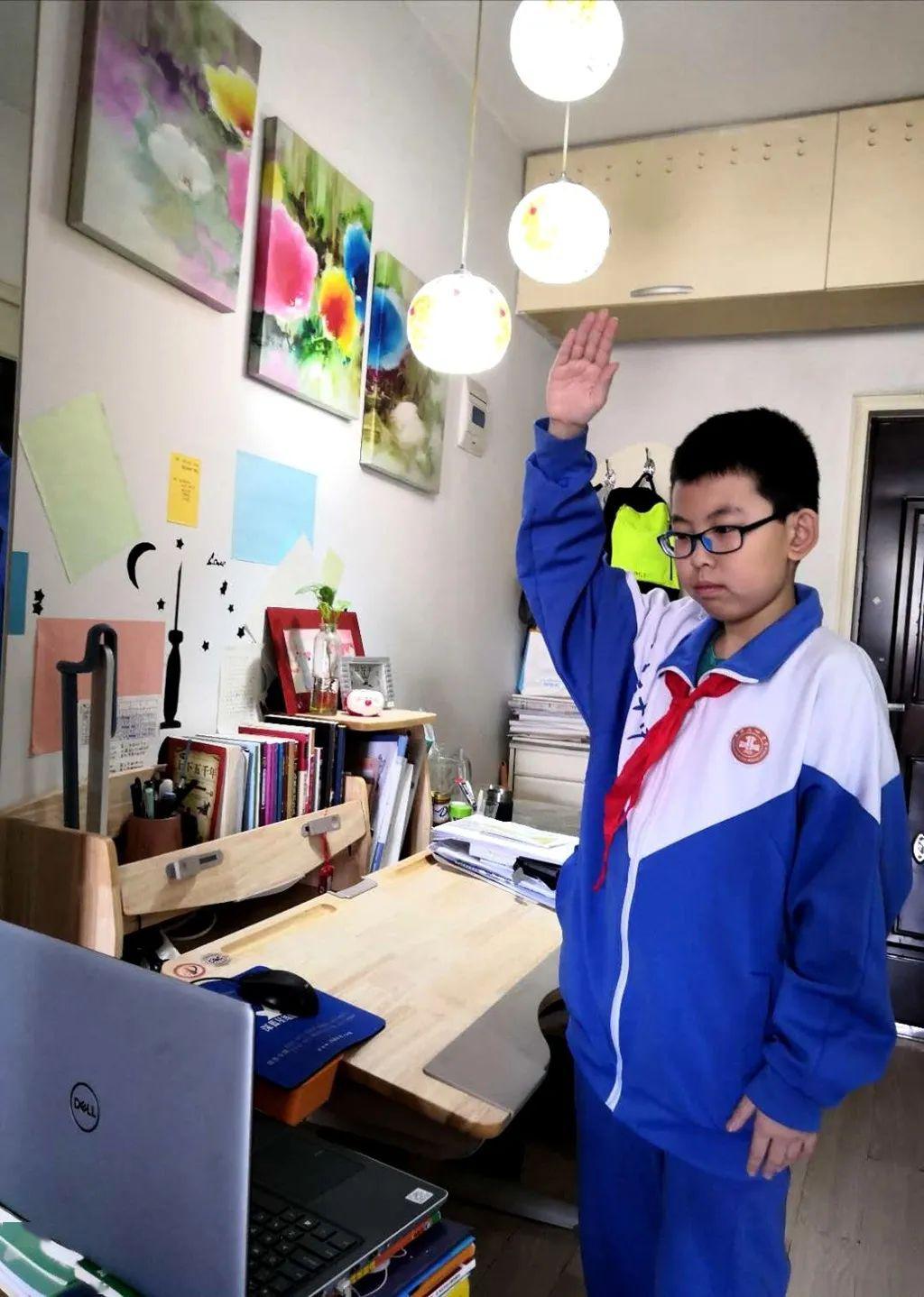 缅怀革命先烈 向人民英雄致敬——二十中学进行线上"清明祭英烈"主题