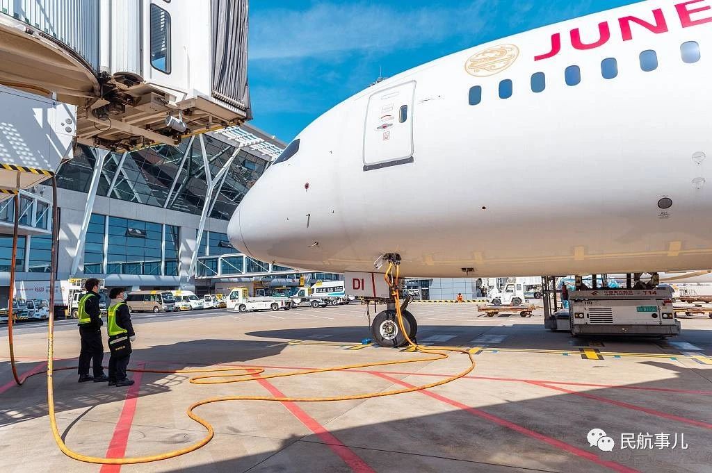 吉祥航空787飞机执行欧洲多国防疫物资货运包机任务