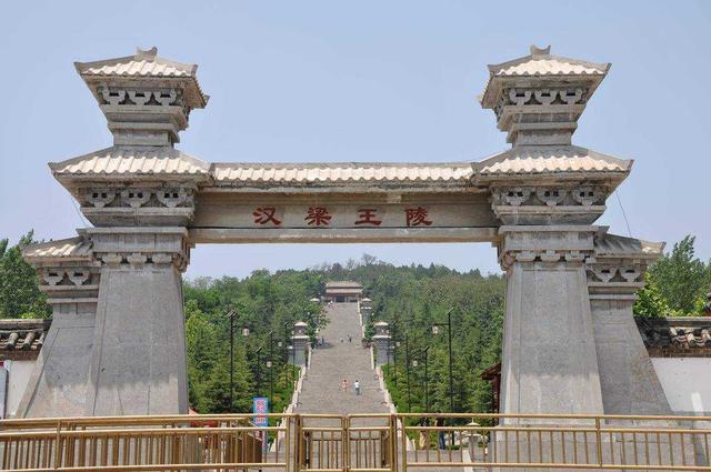 海拔仅156米的芒砀山,却拥有世界罕见的汉代墓群,被称汉兴之地