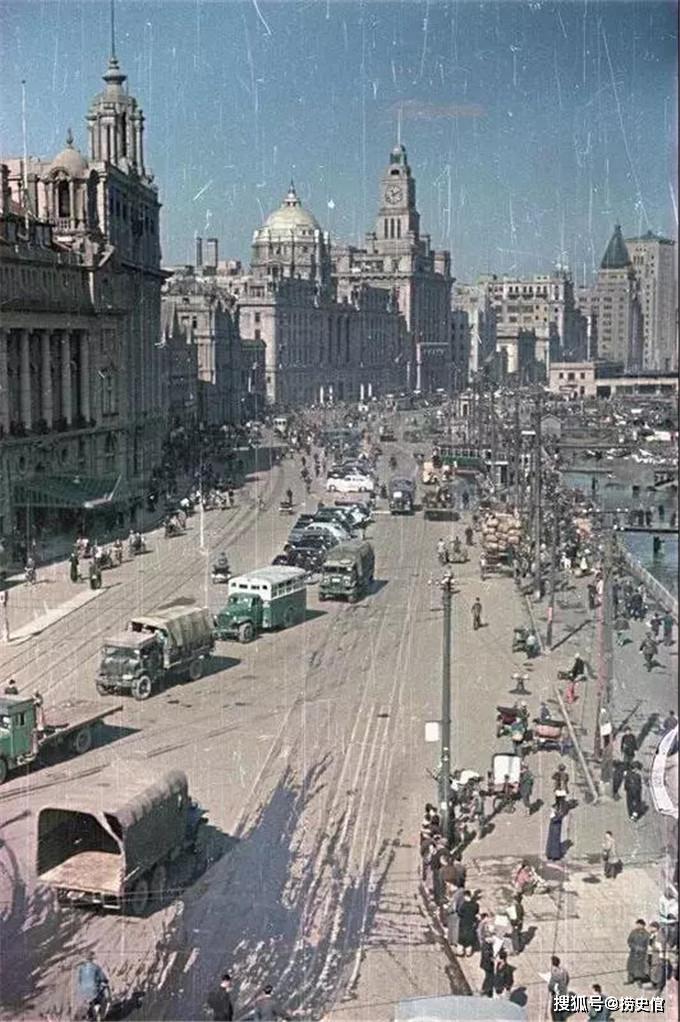 苏联摄影师拍1949年上海,解放大军进城了"十里洋场"谢幕了