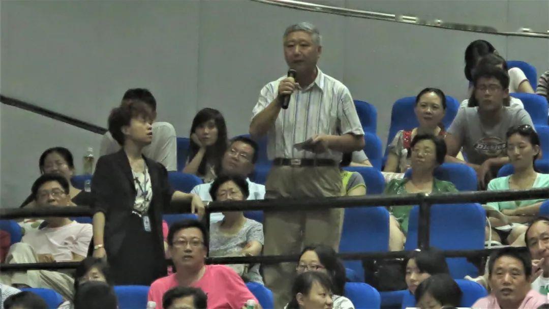 讲座视频易中天李蕾成长中的关键词