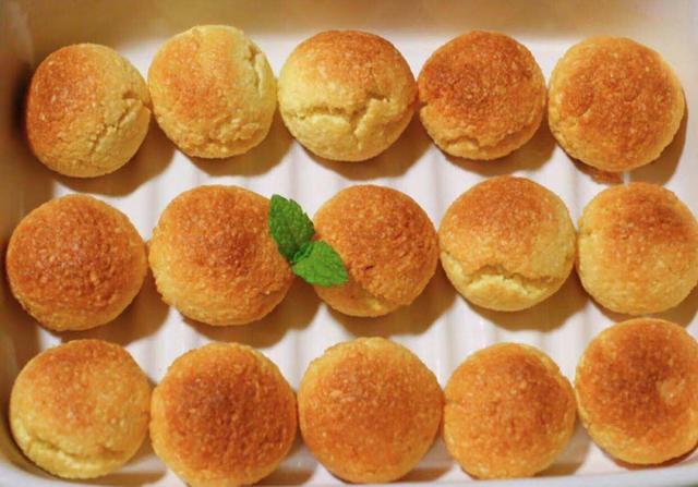 奶香四溢的黄金椰蓉球酥到掉渣