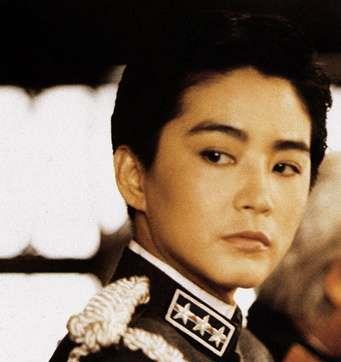 最经典的女扮男装,陈瑶上榜,女的帅起来真没男生什么事儿了_梅艳芳