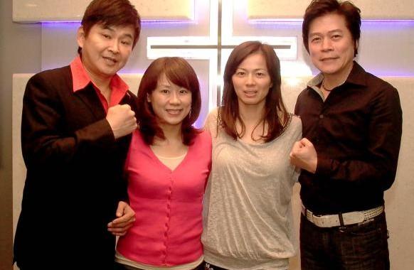 贺一航病逝一年,遗孀帮刘真打点后事,白天哭刘真晚上哭贺一航_judy