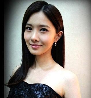 宋芝善照片韩国又一女明星家中身亡年仅29岁–