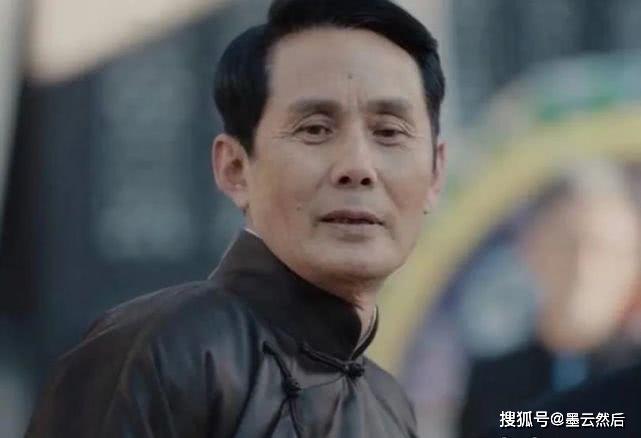 发布于:古装影视录吴邪的父亲吴一穷简简单单,所有的事情都以家庭为主