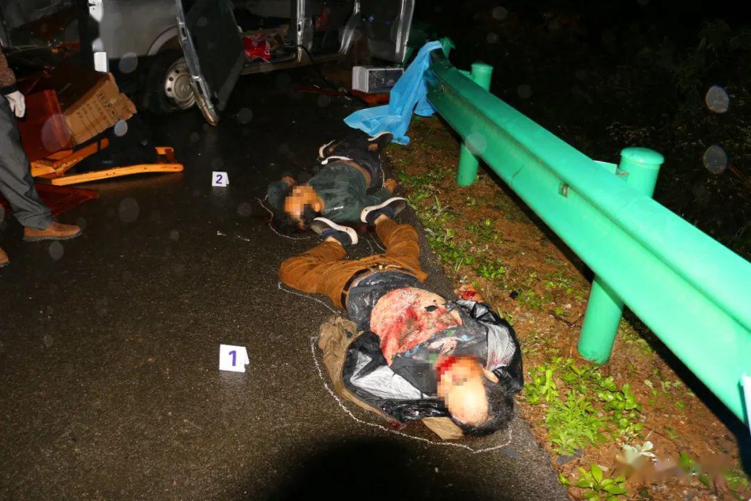 广昆高速平果西出口路段7车连环碰撞致1人死亡3人受伤