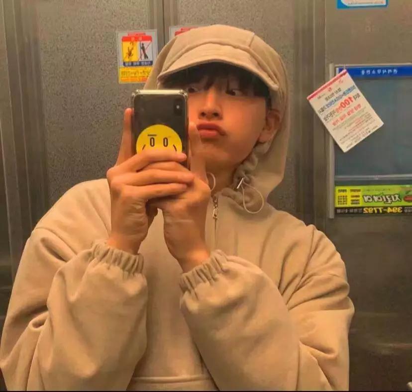 男头像所有快乐都向你靠拢