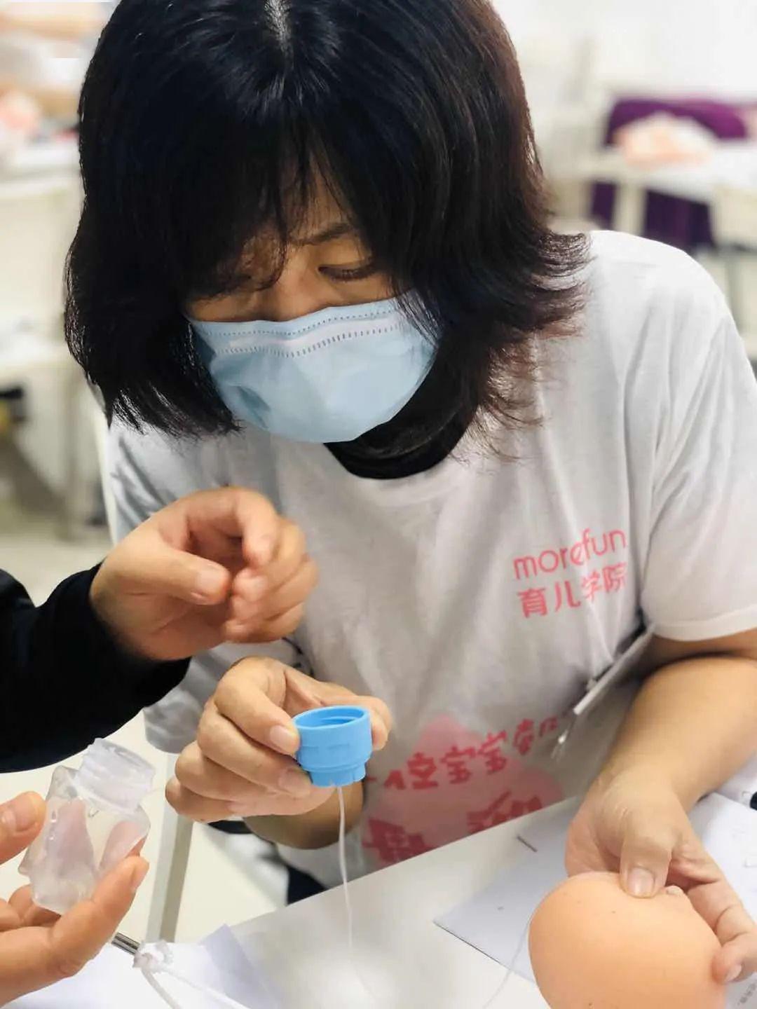 母乳指导课程除了奶瓶还有很多别的办法可以给宝宝补奶哦