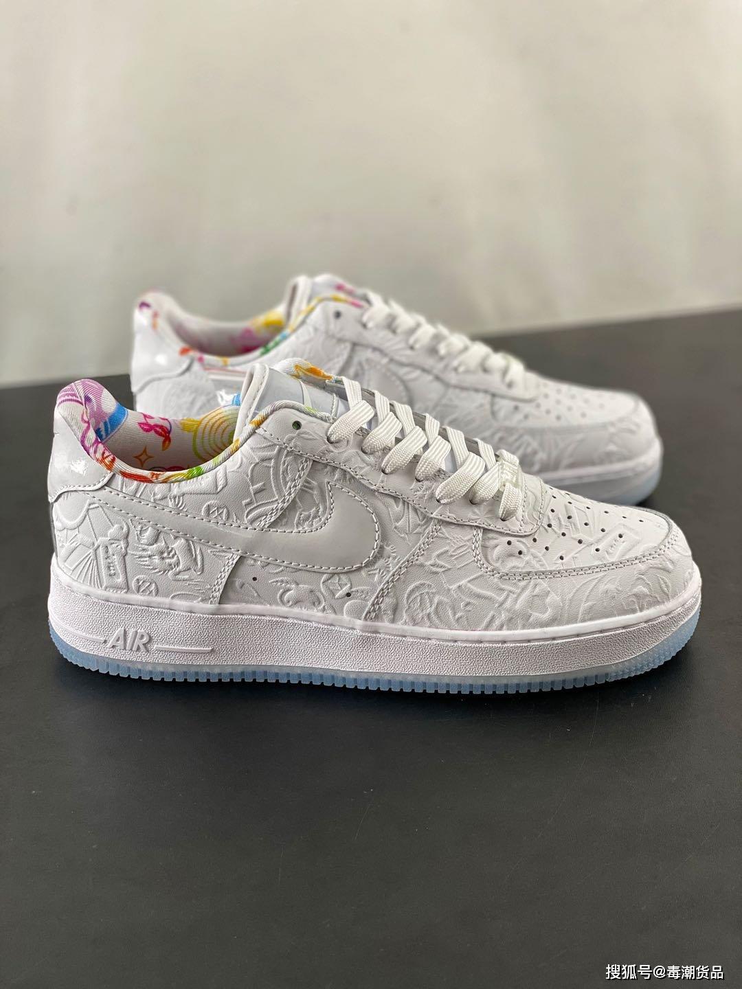 富含中国元素的潮鞋数不胜数今年的af1剪纸颇受欢迎