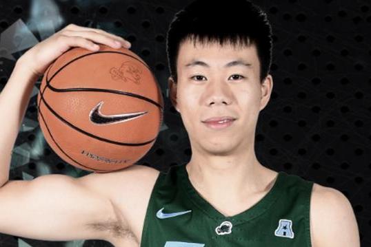 原创 cba一夜四消息!天才中锋拒广东,张镇麟遭疯抢,篮坛再爆改年龄