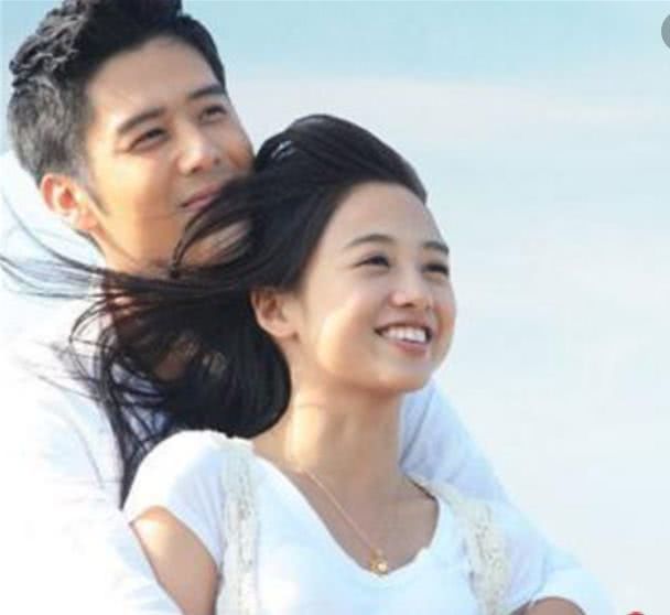 原创郭碧婷齐刘海依然似天仙走红毯紧挽鬼鬼前男友还好向佐不知情