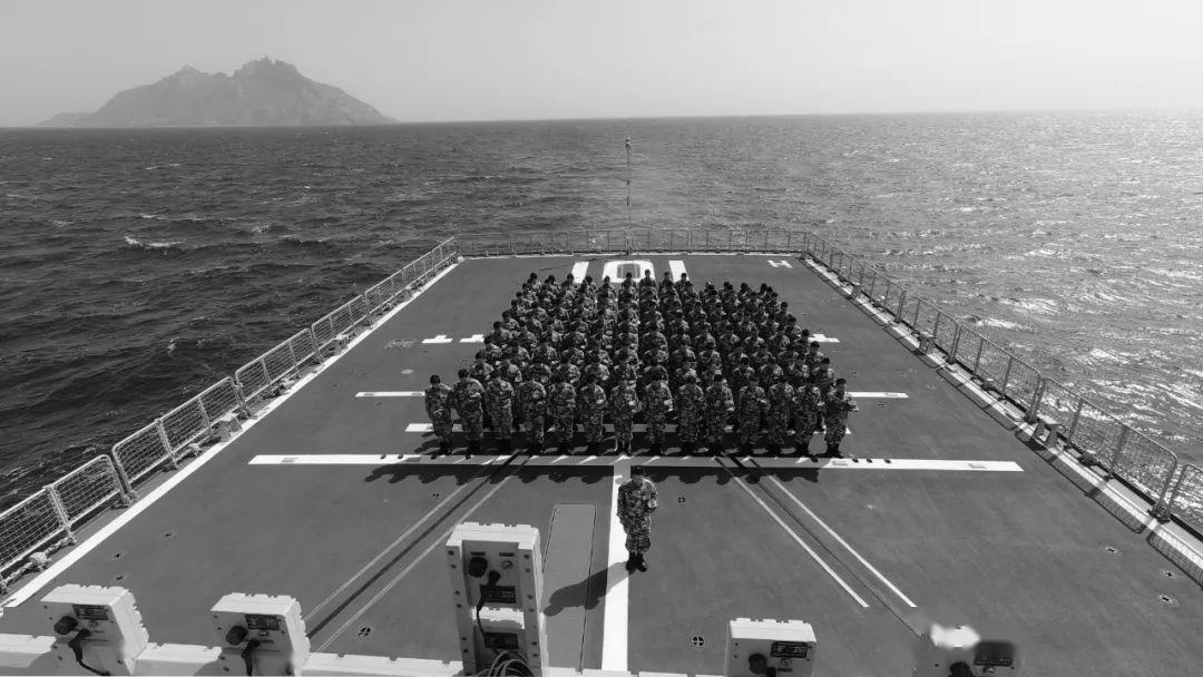 清明节,我们这样寄哀思,祭英烈_海军部队