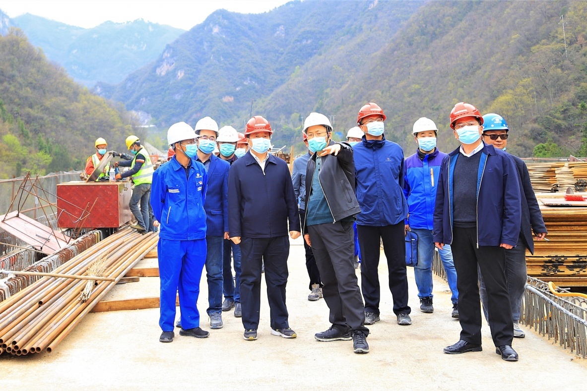 王志坚一行到中铁一局五公司郑万项目部管段检查指导工作