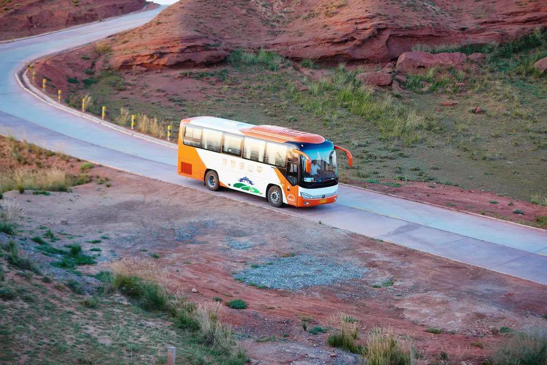 先后在张掖七彩丹霞,冰沟丹霞,平山湖大峡谷,甘州府城等景区景点取景