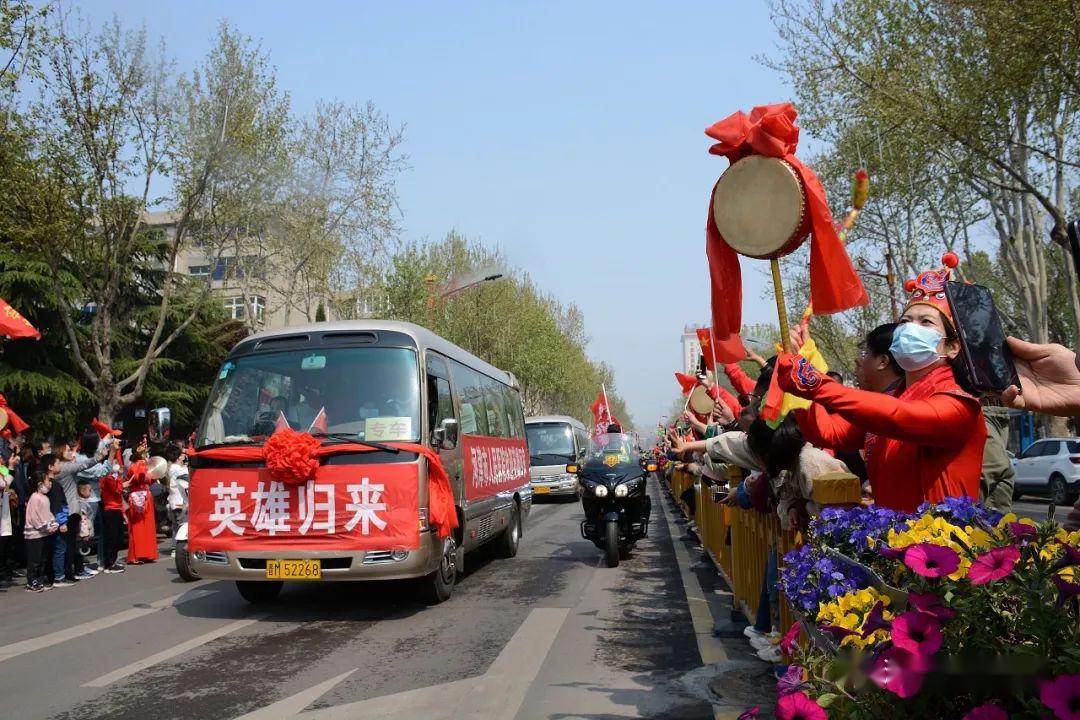 河津市支援湖北醫療隊5名最美天使平安凱旋