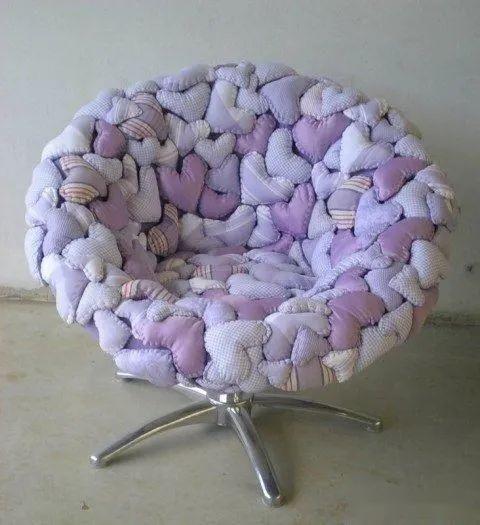 用碎布剪了两块小圆布缝合家居用品用不完