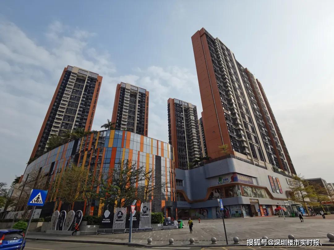 龙华观澜400-600万有哪些选择?【华盛观荟】 三房总价在 400 万左右