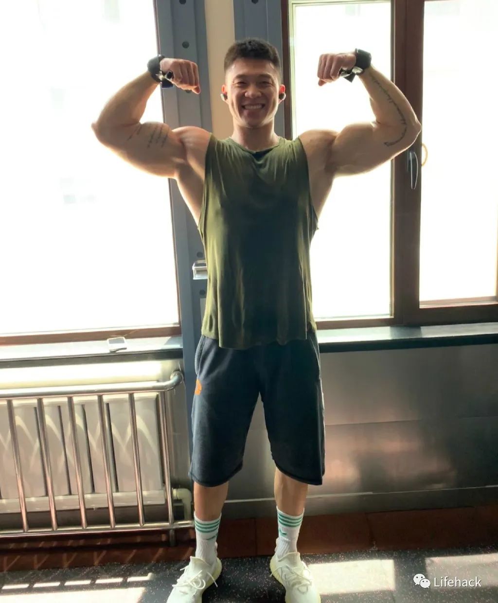 身高195cm体重115kg这位肌肉巨无霸太可了