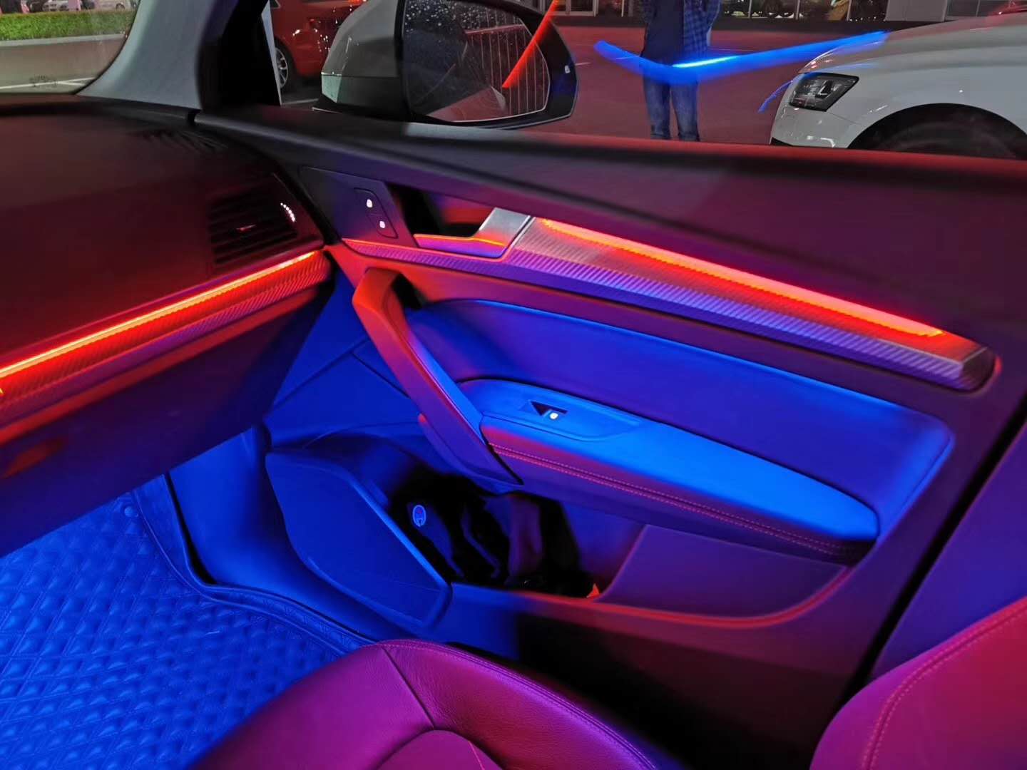 全新奥迪q5l改装车内32色氛围灯