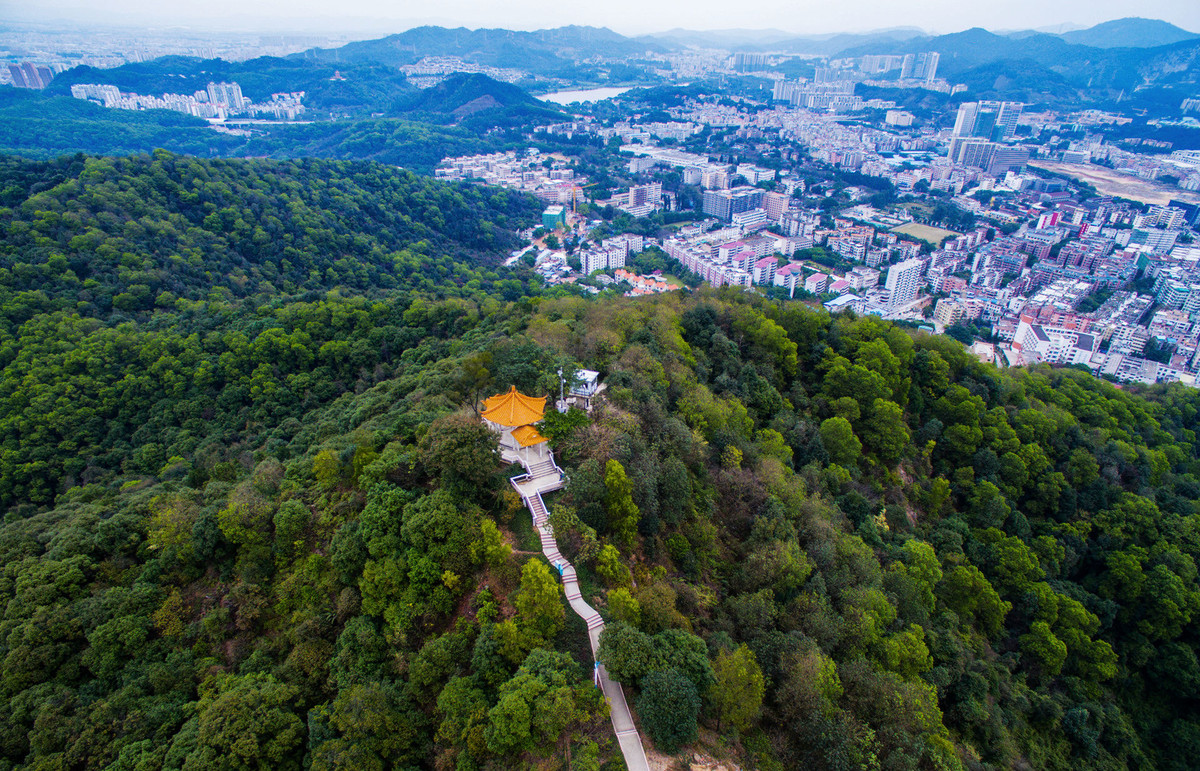 原创广东人气很高的山,自古有羊城第一秀之称,由30多座山峰组成