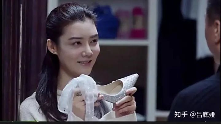 73hours是前上海东方传媒集团的主持人赵若虹创办的女鞋品牌.